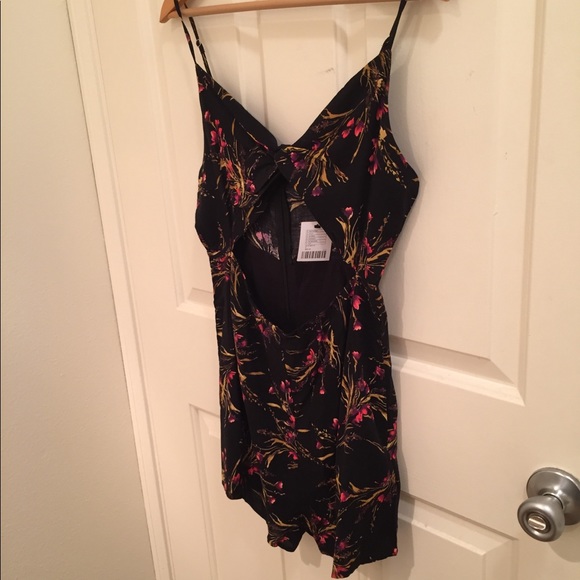 NWT! Urban Outfitters Front Cutout Floral Romper! - Picture 7 of 8